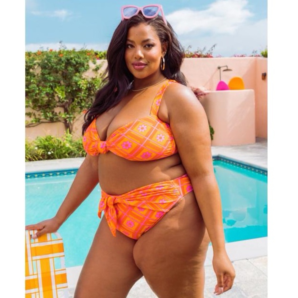 NWT Show Me Your Mumu x Barbie Orange Daisy Knot Bikini Top Size 2X